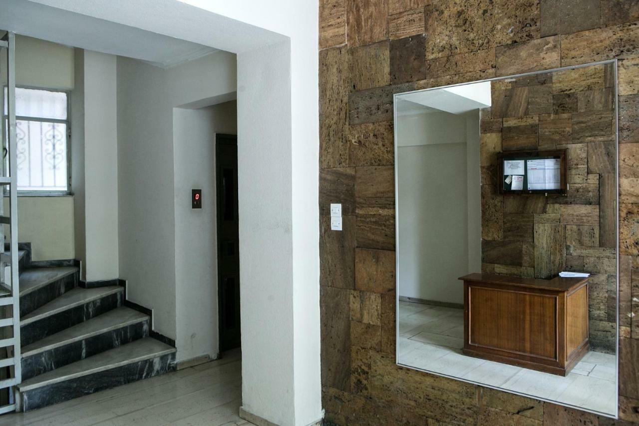 Best House, Larisis Metro, Atenas Exterior foto