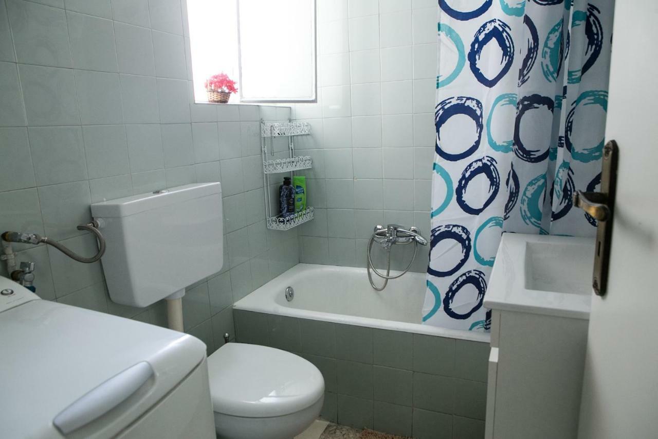 Best House, Larisis Metro, Atenas Exterior foto