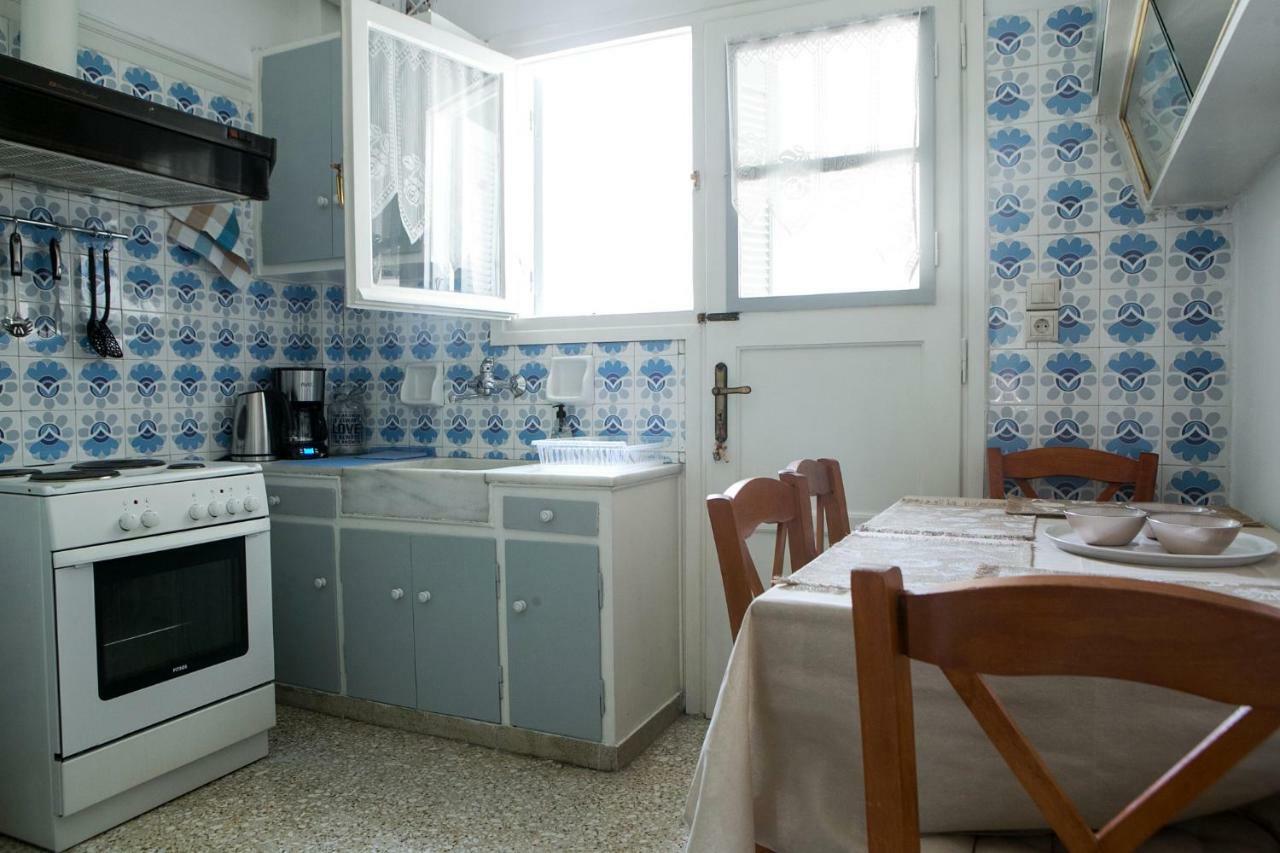 Best House, Larisis Metro, Atenas Exterior foto